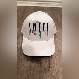 White Amiri trucker hat unisex